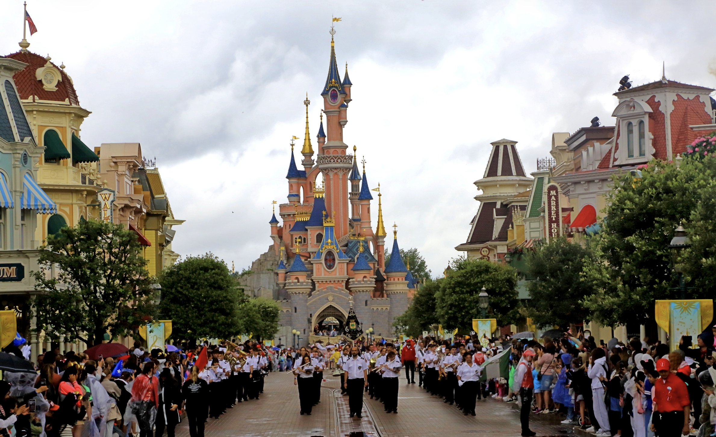 Castillo de Disneyland París - Banda de Palomares
